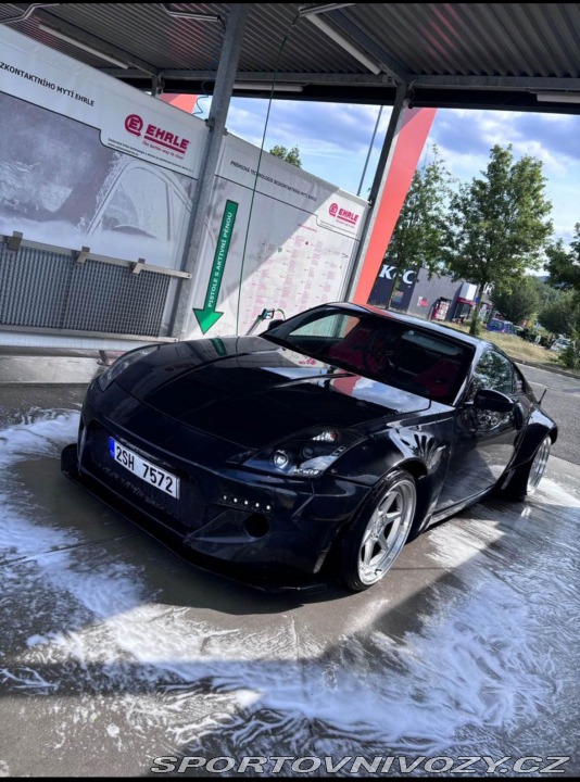 Nissan 350 Z Rocketbunny 2004