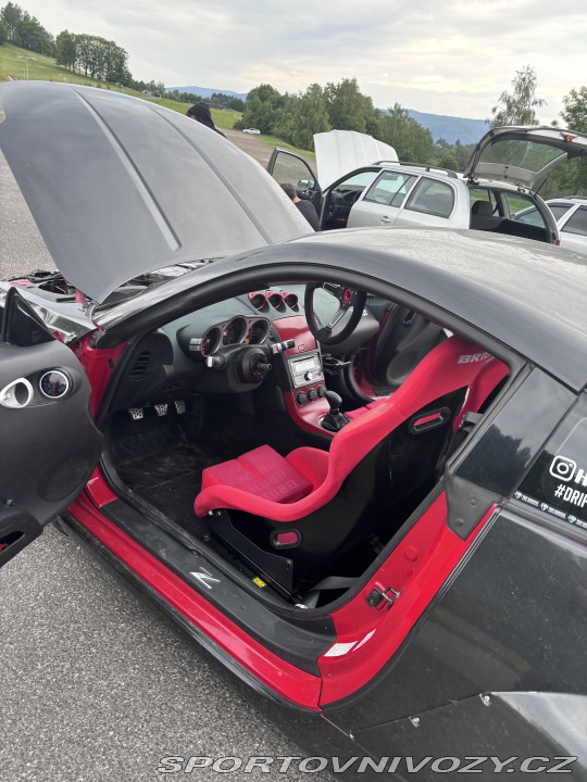 Nissan 350 Z Rocketbunny 2004