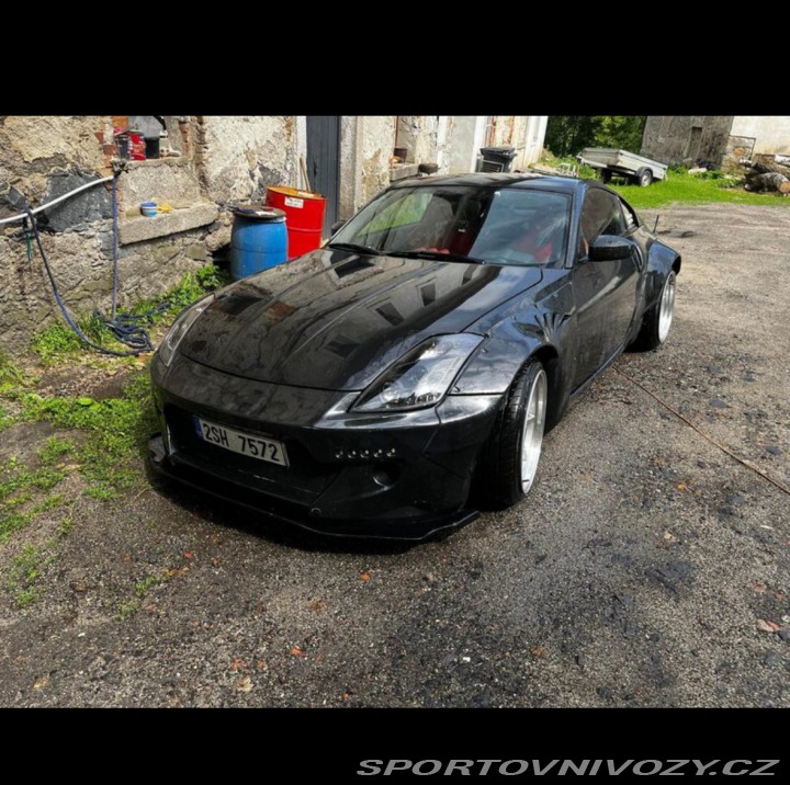 Nissan 350 Z Rocketbunny 2004