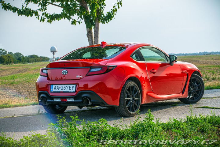 Toyota GR86 sedan 2023
