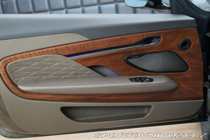Aston Martin DB12 Volante V8 500kW Ceramic 2024