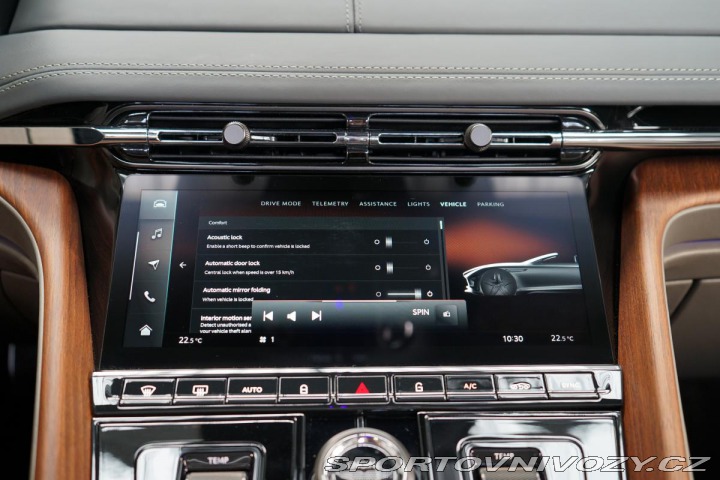 Aston Martin DB12 Volante V8 500kW Ceramic 2024