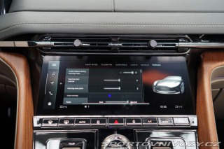 Aston Martin DB12 Volante V8 500kW Ceramic 2024
