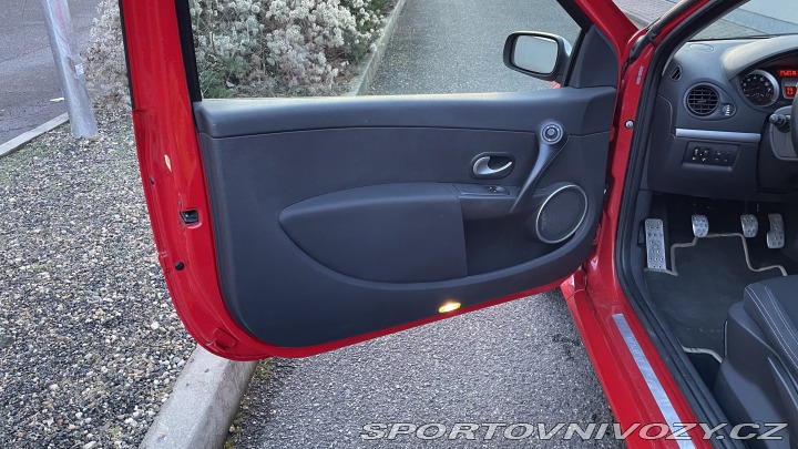Renault Clio Sport 2.0i RS 145kW 2008