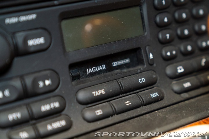 Ostatní značky Ostatní modely Daimler V8 LWB 1997