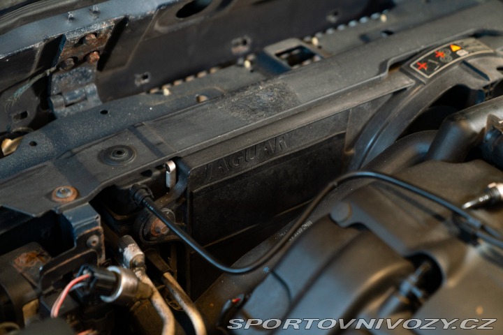 Ostatní značky Ostatní modely Daimler V8 LWB 1997