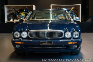 Ostatní značky Ostatní modely Daimler V8 LWB 1997