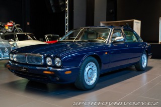 Ostatní značky Ostatní modely Daimler V8 LWB 1997