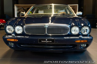 Ostatní značky Ostatní modely Daimler V8 LWB 1997