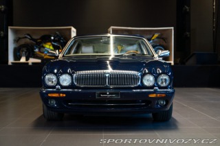 Ostatní značky Ostatní modely Daimler V8 LWB 1997