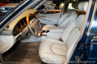 Ostatní značky Ostatní modely Daimler V8 LWB 1997