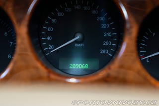 Ostatní značky Ostatní modely Daimler V8 LWB 1997