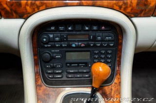Ostatní značky Ostatní modely Daimler V8 LWB 1997