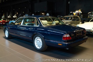 Ostatní značky Ostatní modely Daimler V8 LWB 1997