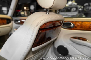 Ostatní značky Ostatní modely Daimler V8 LWB 1997