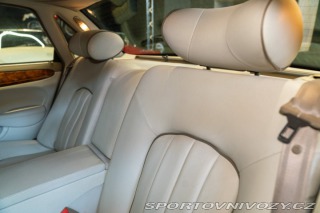 Ostatní značky Ostatní modely Daimler V8 LWB 1997