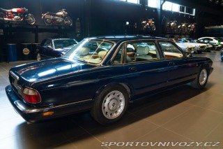 Ostatní značky Ostatní modely Daimler V8 LWB 1997