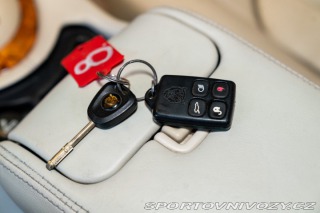 Ostatní značky Ostatní modely Daimler V8 LWB 1997