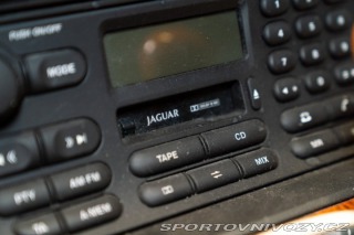 Ostatní značky Ostatní modely Daimler V8 LWB 1997
