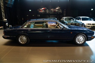 Ostatní značky Ostatní modely Daimler V8 LWB 1997