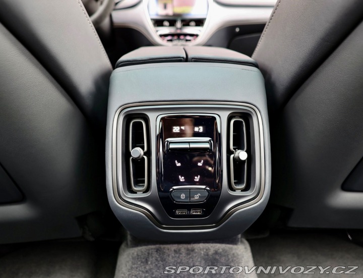Aston Martin DBX 707 *PLNÁ VÝBAVA*Q-Satin 2023