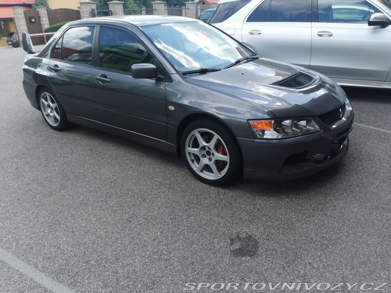 Mitsubishi Lancer EVO 9