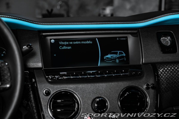 Rolls Royce Cullinan Black Badge TAŽNÉ/MASÁŽE/ 2022