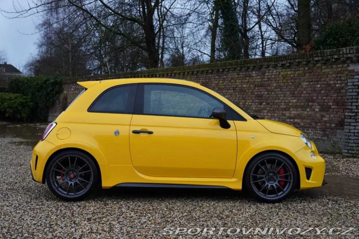 Abarth 695 Biposto Record PRODANO 2017