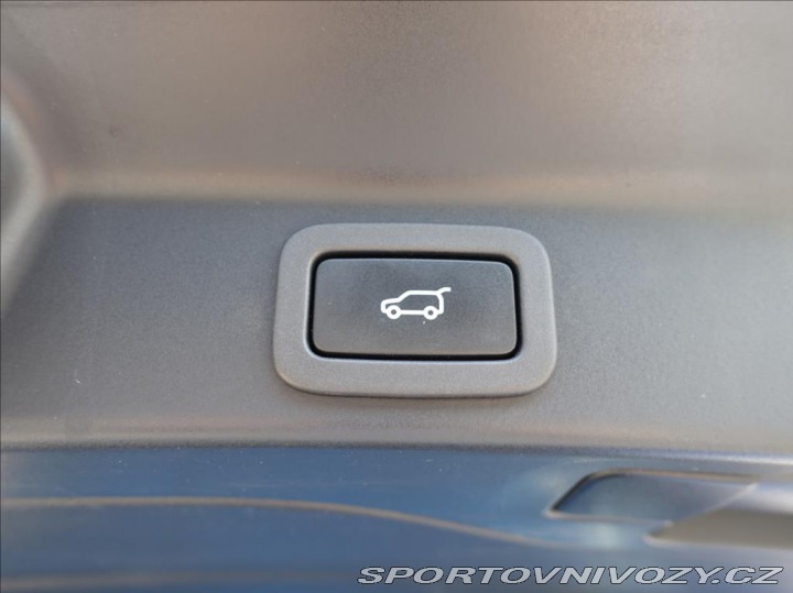Jaguar F-Pace 5,0 SVR, 550HP,1.Maj,ČR,D 2019