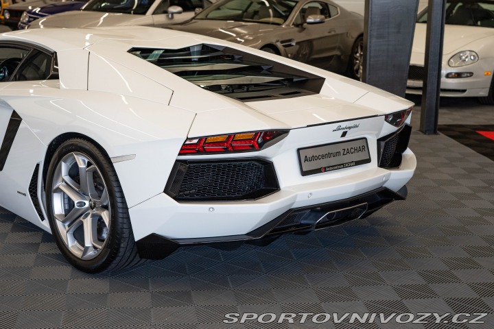 Lamborghini Aventador LP700-4 2011