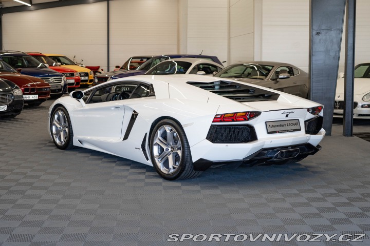 Lamborghini Aventador LP700-4 2011
