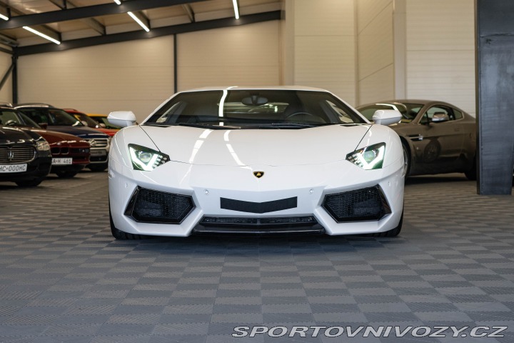 Lamborghini Aventador LP700-4 2011