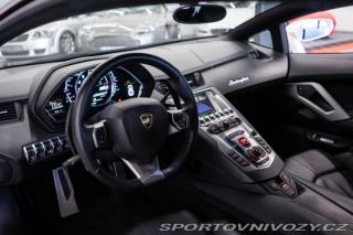 Lamborghini Aventador LP700-4 2011
