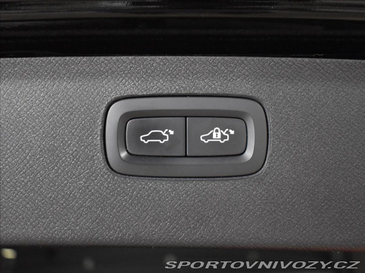 Volvo Ostatní modely XC90 2,0 B6 AWD Plus Dark Vzdu 2023