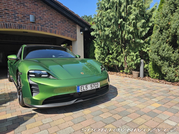 Porsche Taycan GTS Sport Turismo 2022