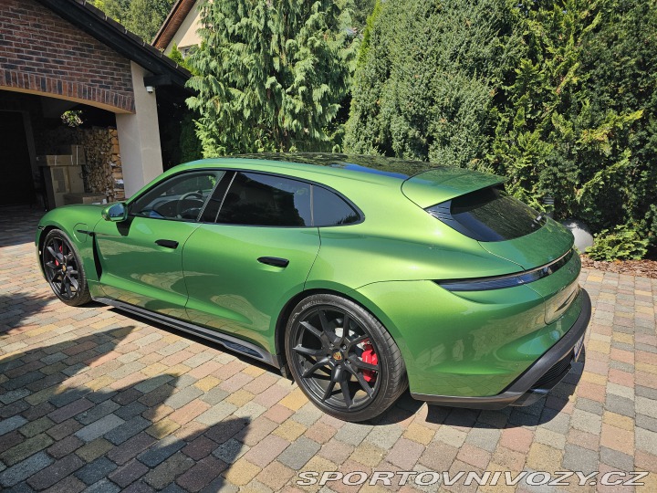 Porsche Taycan GTS Sport Turismo 2022