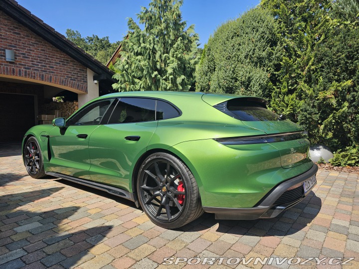 Porsche Taycan GTS Sport Turismo 2022