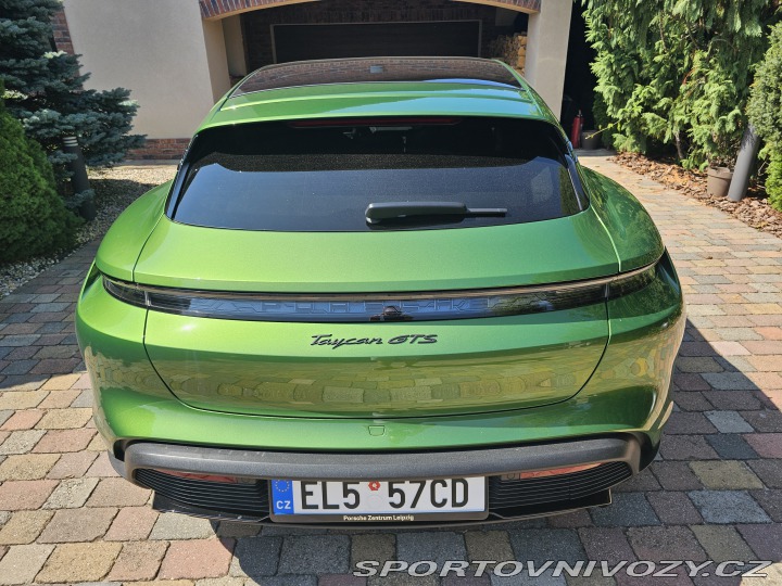 Porsche Taycan GTS Sport Turismo 2022