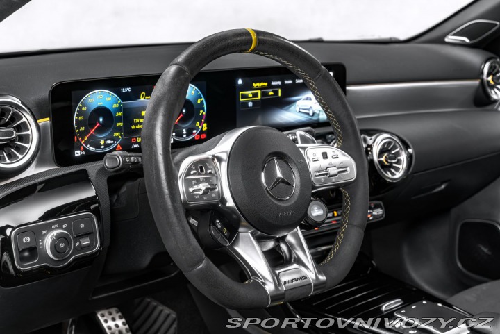 Mercedes-Benz A 4MATIC Performance 2021