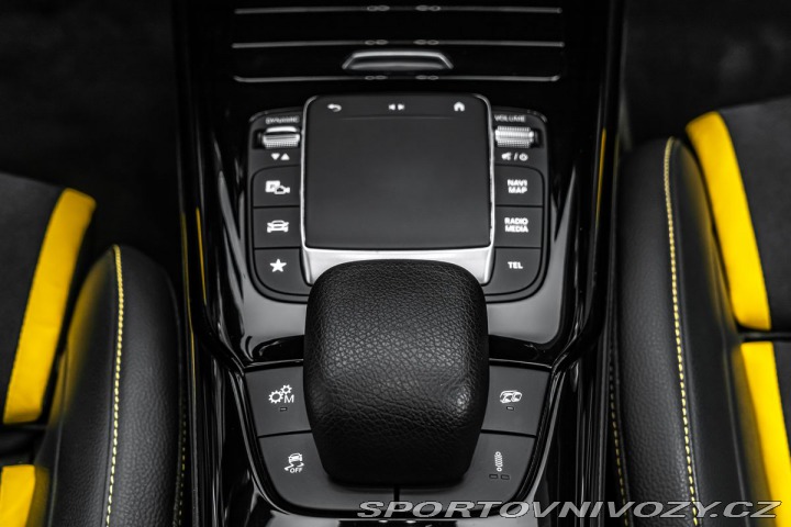 Mercedes-Benz A 4MATIC Performance 2021