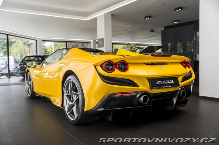 Ferrari F8 Spider/Gaillo Triplo Stra 1800