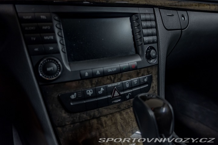 Mercedes-Benz E 55 AMG kompresor (W211) 2004