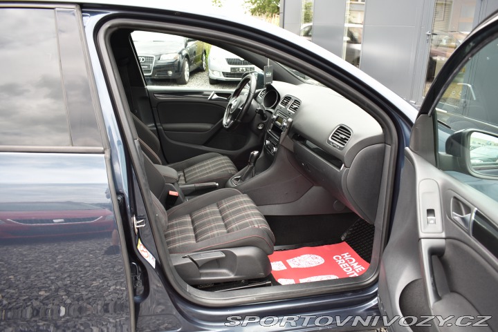 Volkswagen Golf GTI 2011
