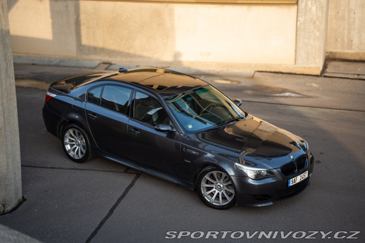 BMW M5  2006