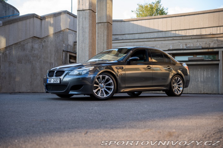 BMW M5  2006
