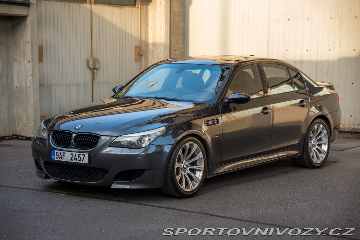 BMW M5  2006