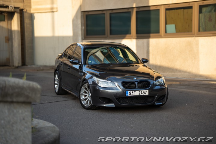 BMW M5  2006