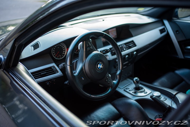 BMW M5  2006