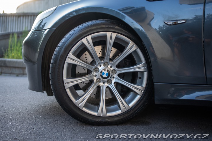 BMW M5  2006