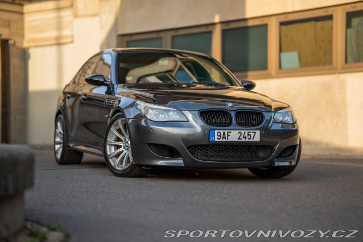 BMW M5  2006